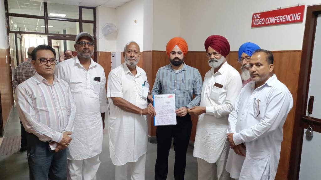 Delegation of Kadi Sangharsh Committee met Deputy Commissioner to implement the stipulated time Mattoo
